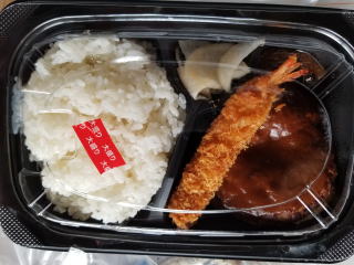 �`�[�Y�C���n���o�[�O�ƃG�r�t���C�ٓ̕�